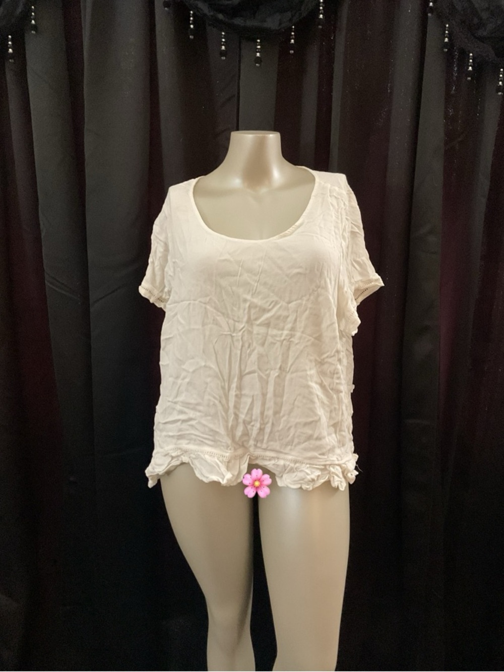 torrid Cream Short Sleeve Scoop Neck Top with Ruffle Hem